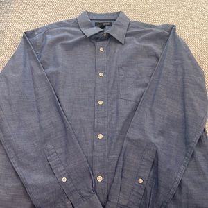 Banana Republic Mens Chambray Dress Shirt. Size Large.
